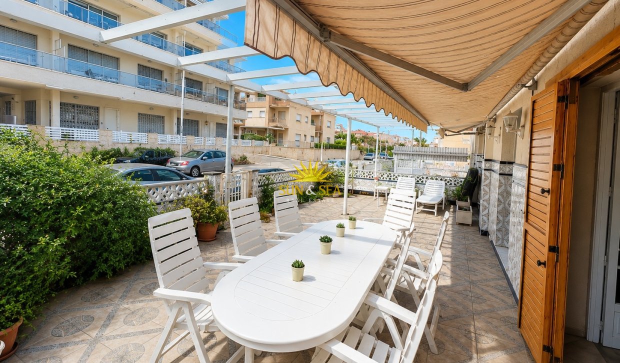 Reventa - Chalet adosado - Santa Pola