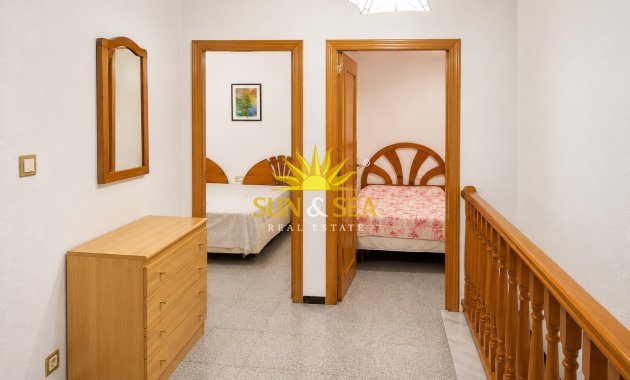 Reventa - Chalet adosado - Santa Pola