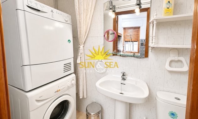 Reventa - Chalet adosado - Santa Pola