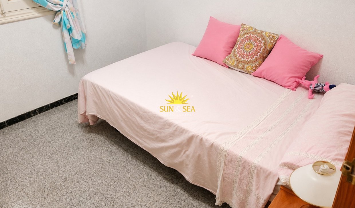 Reventa - Chalet adosado - Santa Pola