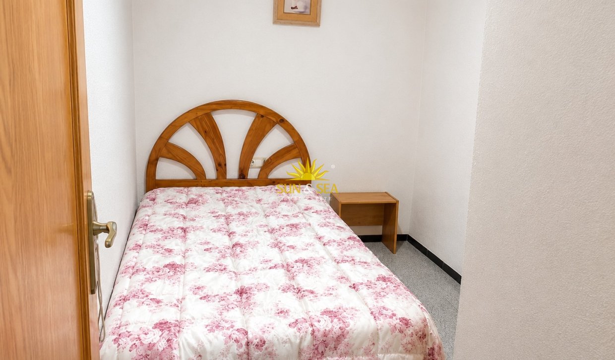 Reventa - Chalet adosado - Santa Pola