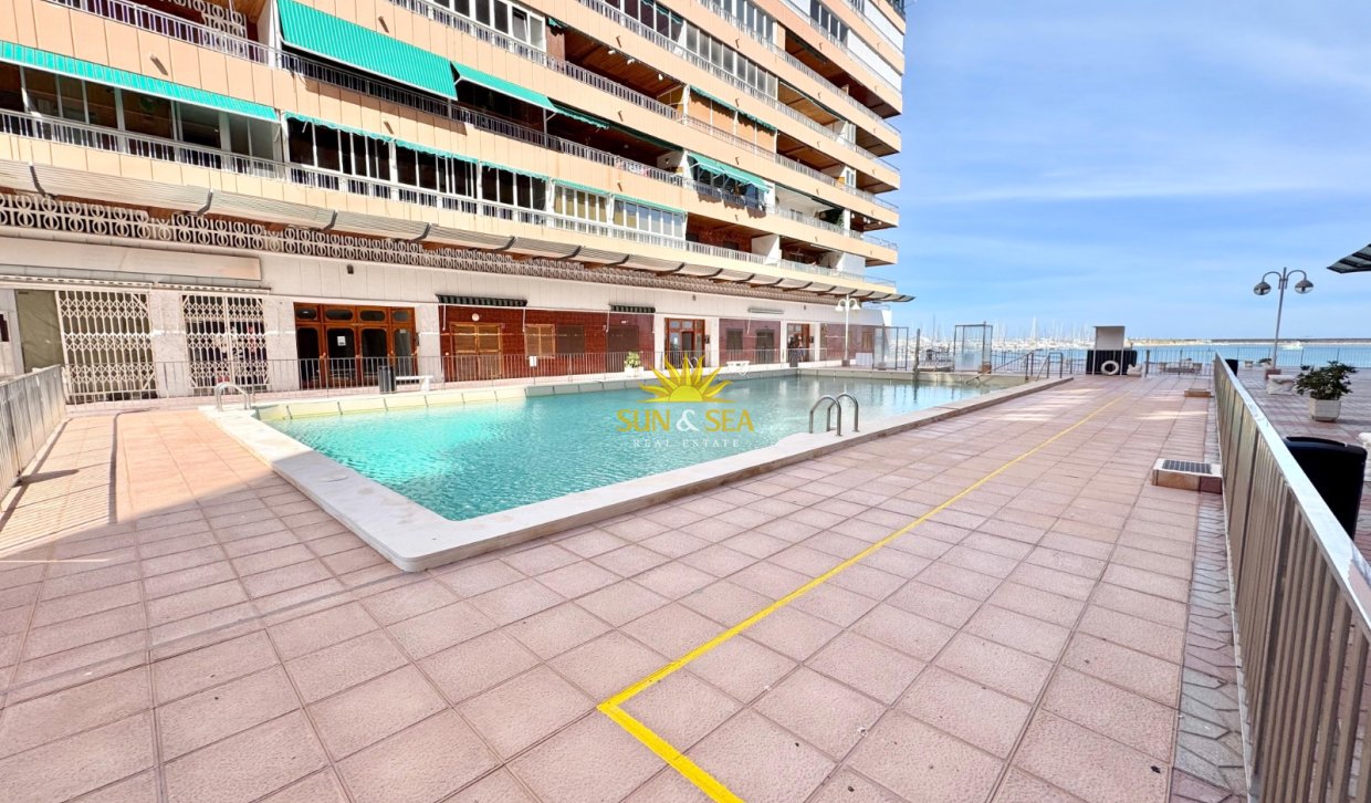 Alquiler a largo plazo - Apartamento - Torrevieja - Playa del Acequión