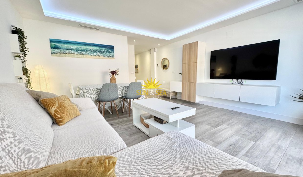 Alquiler a largo plazo - Apartamento - Torrevieja - Playa del Acequión