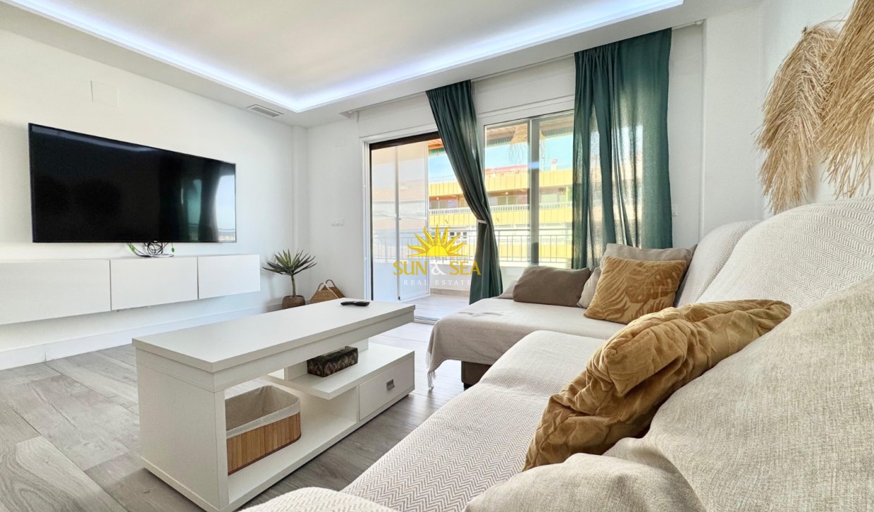 Alquiler a largo plazo - Apartamento - Torrevieja - Playa del Acequión