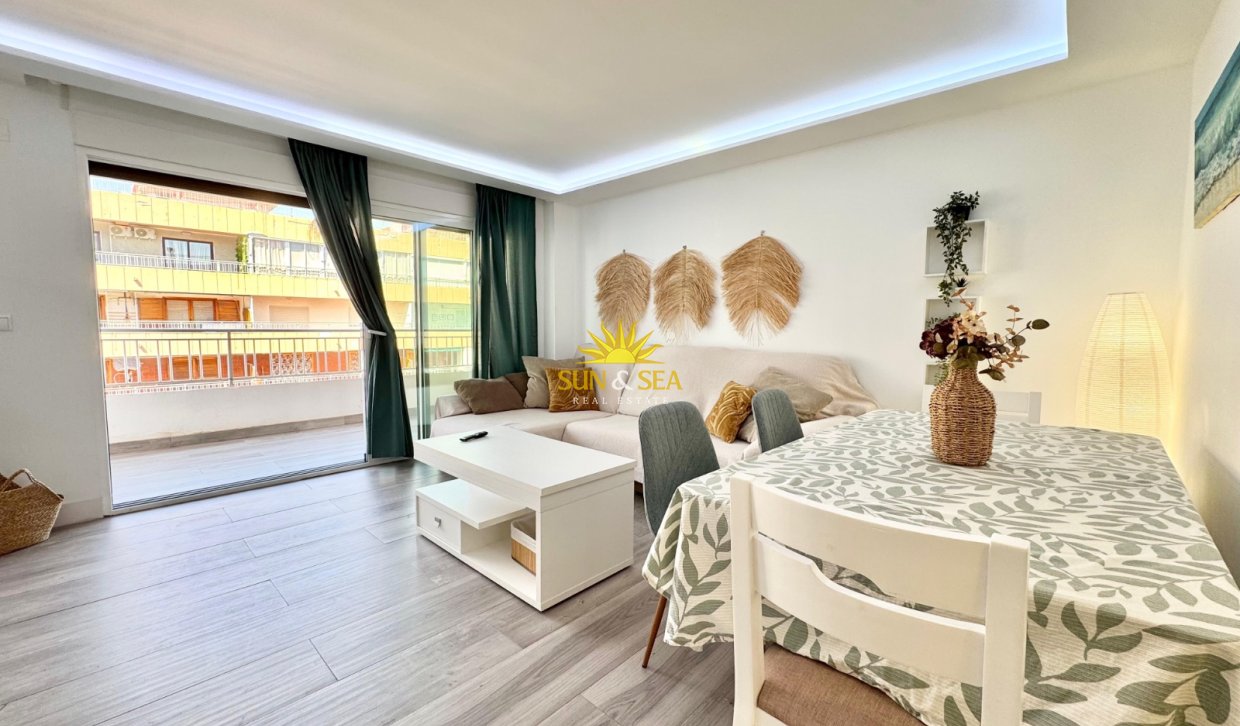 Alquiler a largo plazo - Apartamento - Torrevieja - Playa del Acequión