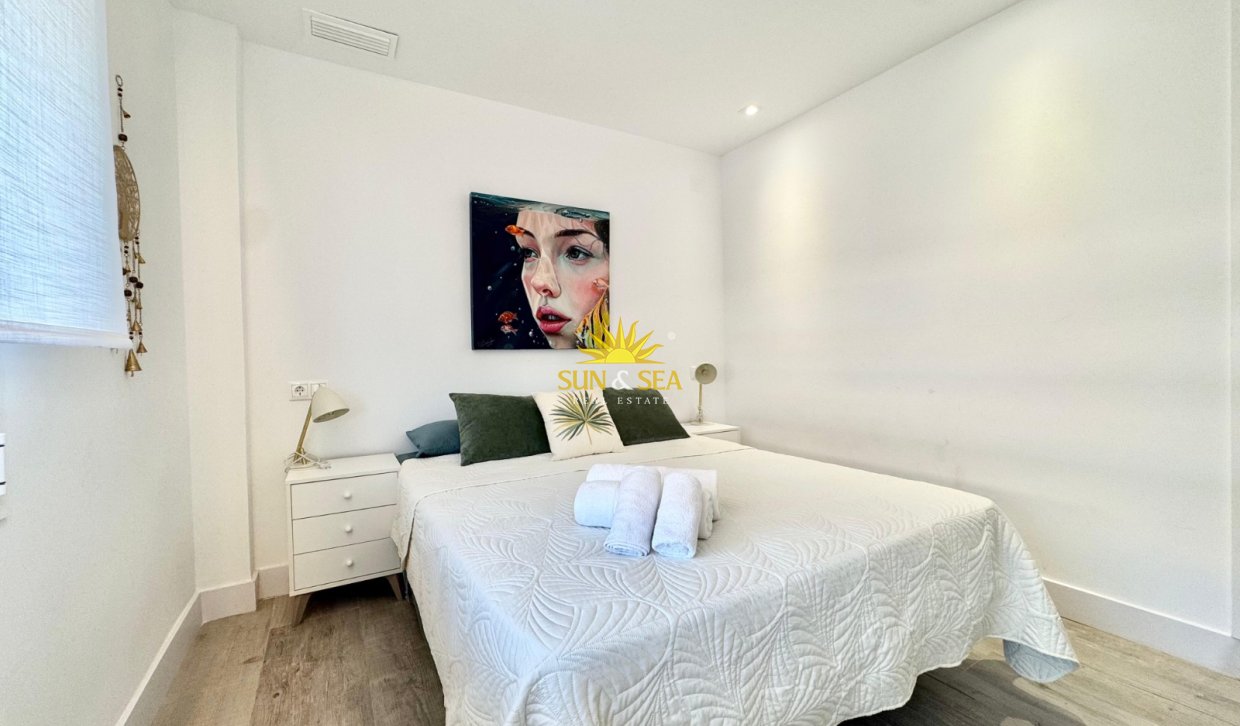 Alquiler a largo plazo - Apartamento - Torrevieja - Playa del Acequión