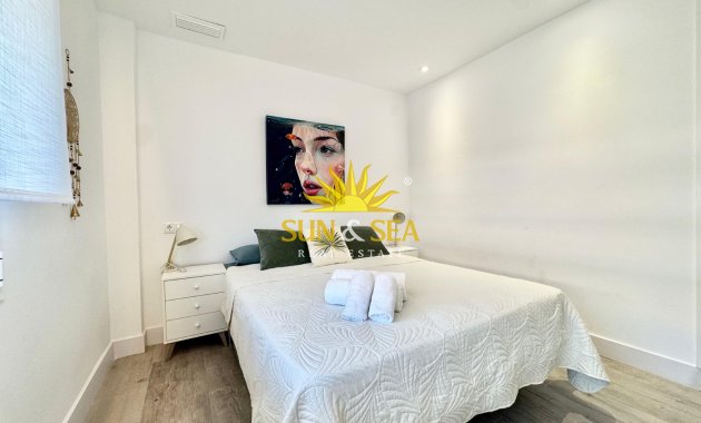 Alquiler a largo plazo - Apartamento - Torrevieja - Playa del Acequión