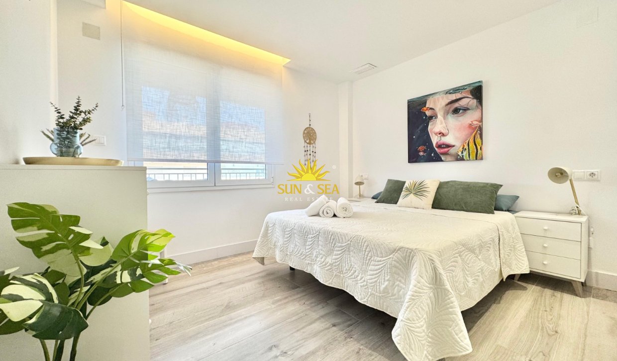 Alquiler a largo plazo - Apartamento - Torrevieja - Playa del Acequión