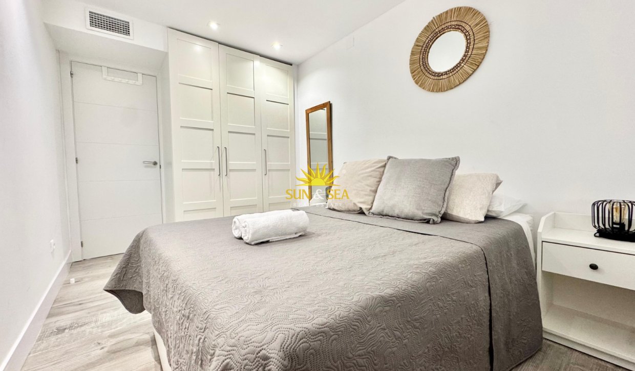 Alquiler a largo plazo - Apartamento - Torrevieja - Playa del Acequión
