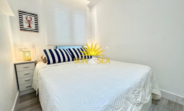Alquiler a largo plazo - Apartamento - Torrevieja - Playa del Acequión