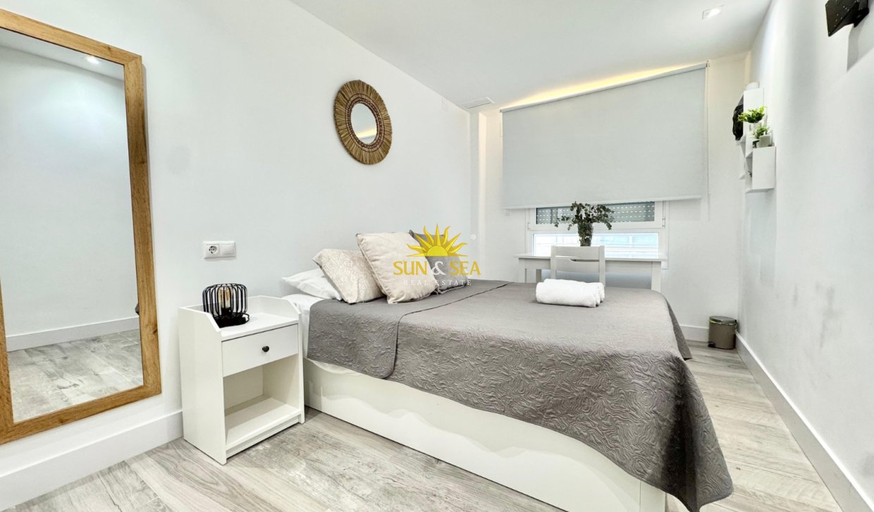 Alquiler a largo plazo - Apartamento - Torrevieja - Playa del Acequión