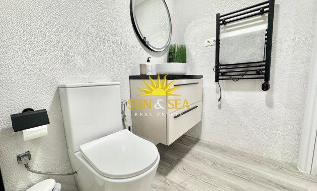 Alquiler a largo plazo - Apartamento - Torrevieja - Playa del Acequión