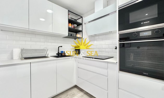 Alquiler a largo plazo - Apartamento - Torrevieja - Playa del Acequión