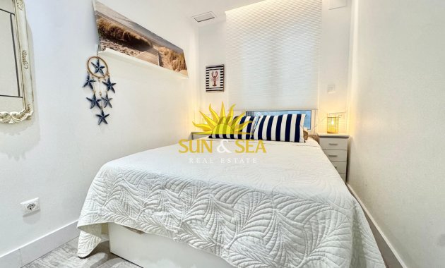 Alquiler a largo plazo - Apartamento - Torrevieja - Playa del Acequión