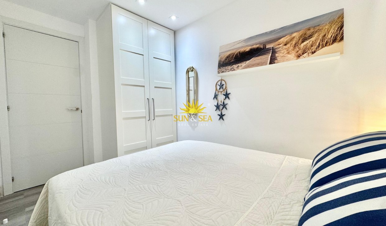 Alquiler a largo plazo - Apartamento - Torrevieja - Playa del Acequión