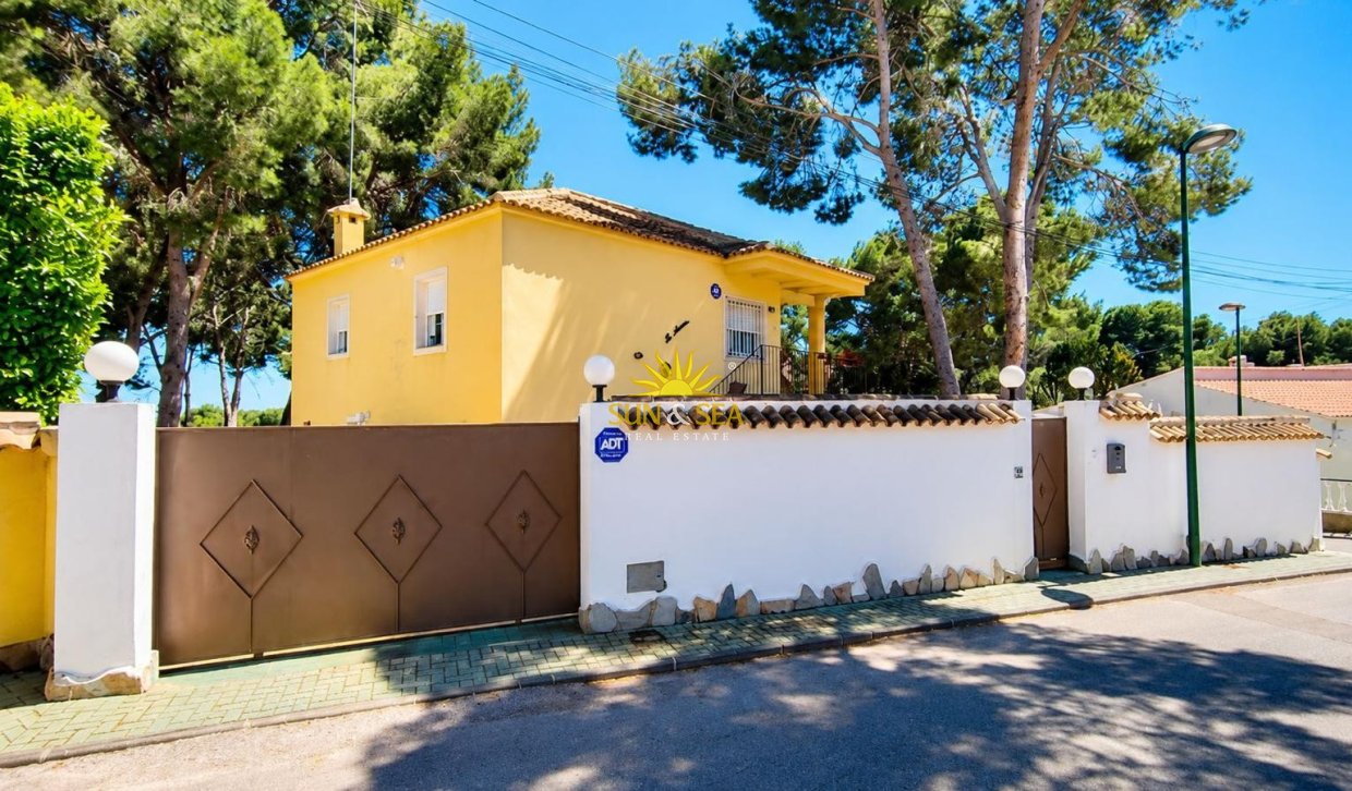 Resale - Detached Villa - Pinar de Campoverde
