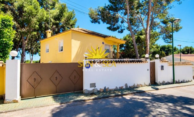 Resale - Detached Villa - Pinar de Campoverde