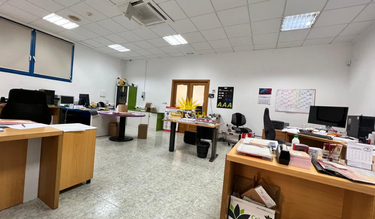 Langfristige Vermietung - Kommerziell - Torrevieja - Centro