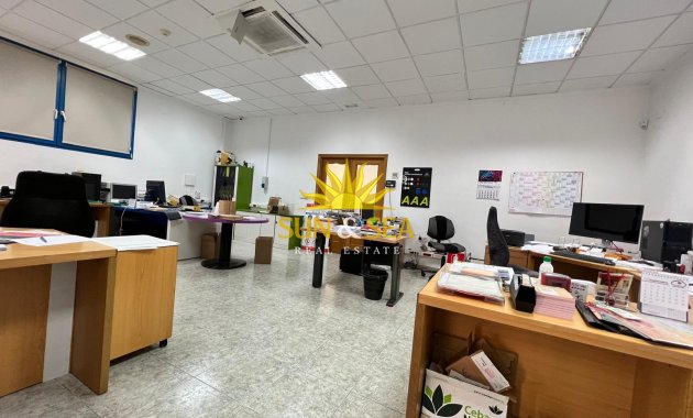 Langfristige Vermietung - Kommerziell - Torrevieja - Centro