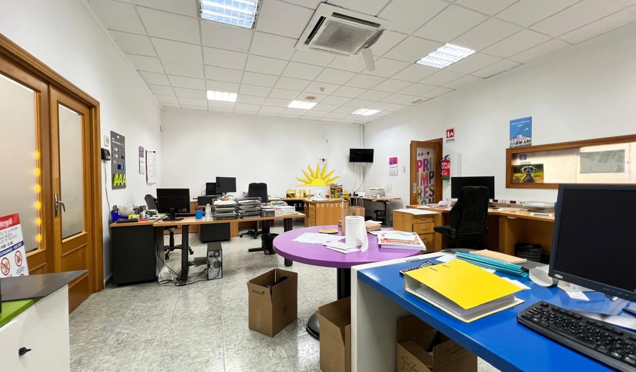 Langfristige Vermietung - Kommerziell - Torrevieja - Centro