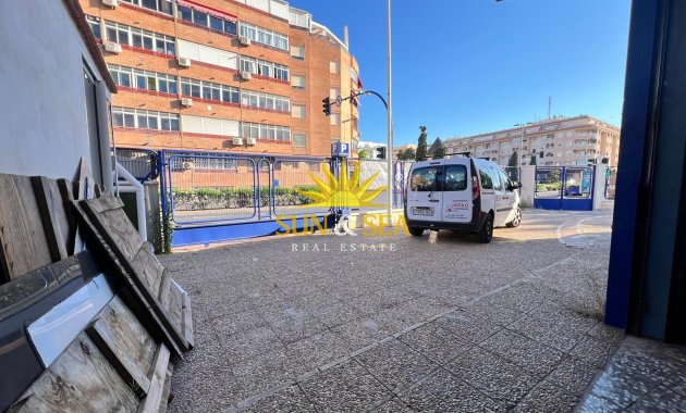 Langfristige Vermietung - Kommerziell - Torrevieja - Centro