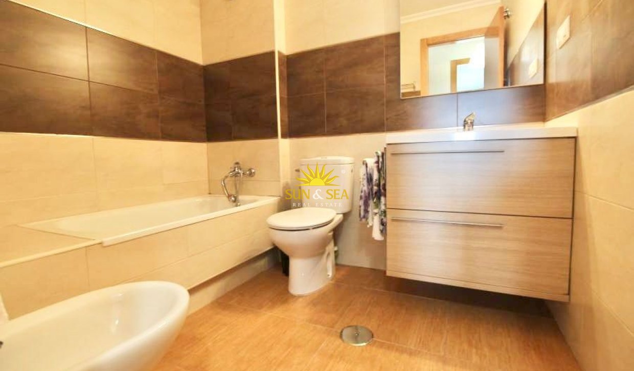 Alquiler a largo plazo - Apartamento - Torrevieja - Playa del Cura