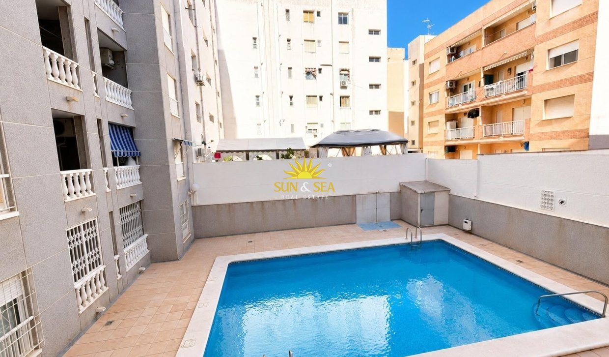 Resale - Apartment - Torrevieja - Centro
