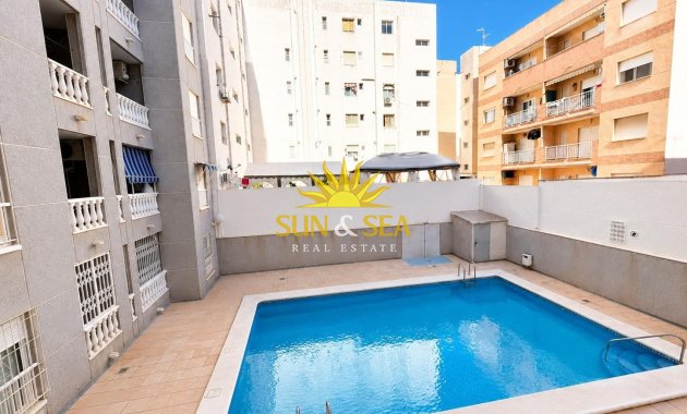 Resale - Apartment - Torrevieja - Centro