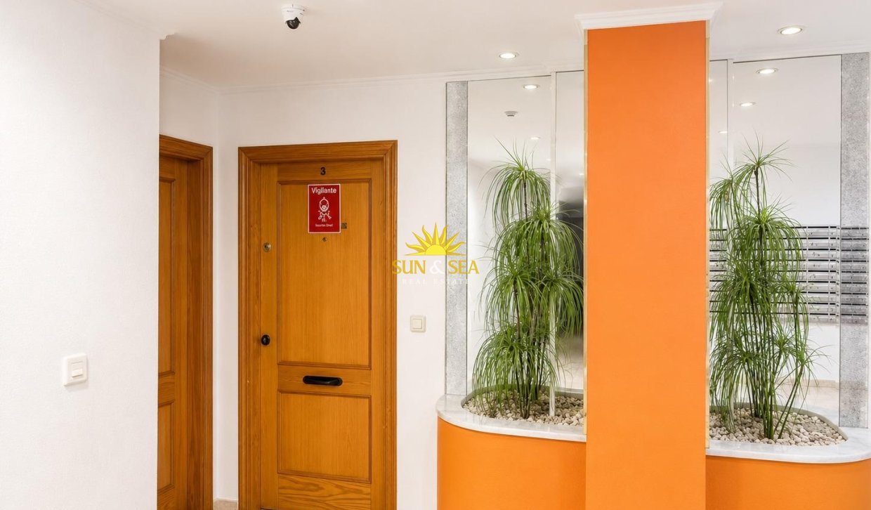 Resale - Apartment - Torrevieja - Centro