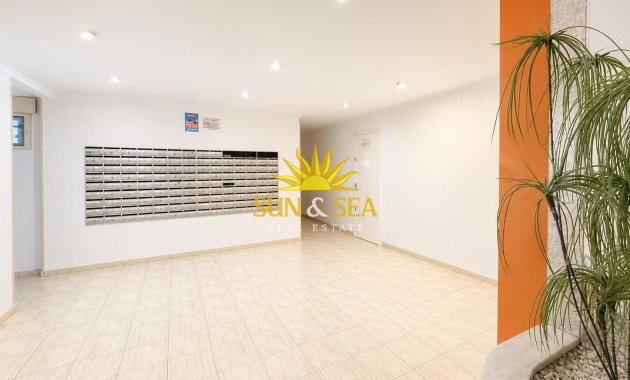 Resale - Apartment - Torrevieja - Centro