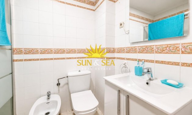 Resale - Apartment - Torrevieja - Centro