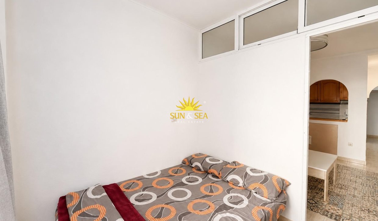 Resale - Apartment - Torrevieja - Centro