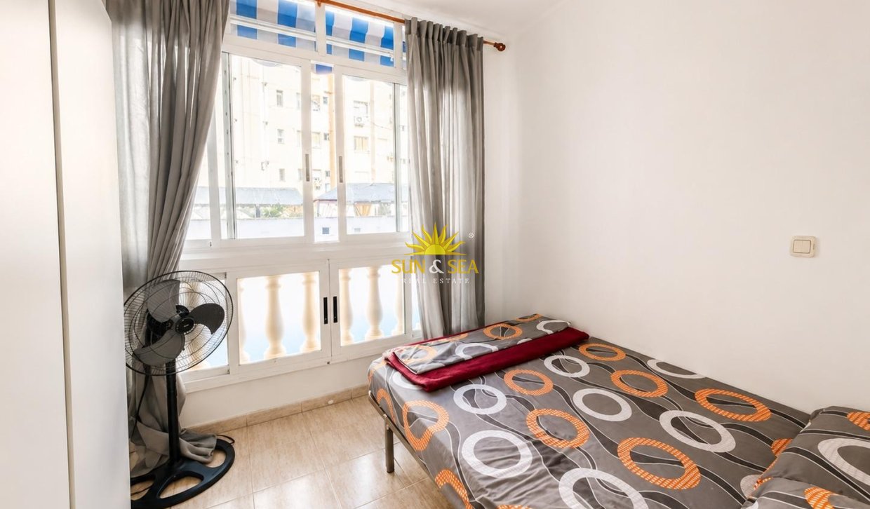 Resale - Apartment - Torrevieja - Centro