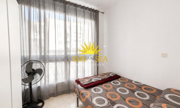 Resale - Apartment - Torrevieja - Centro