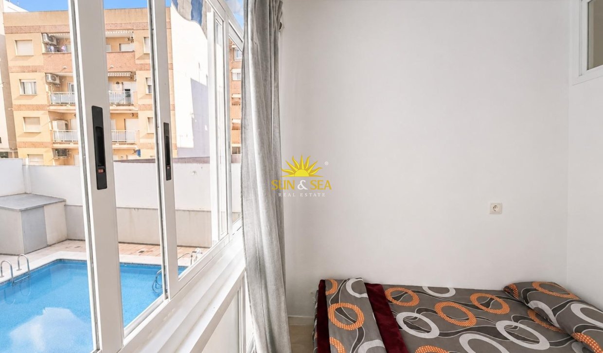 Resale - Apartment - Torrevieja - Centro