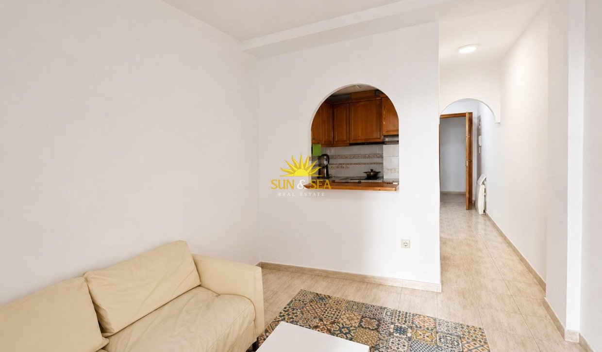 Resale - Apartment - Torrevieja - Centro