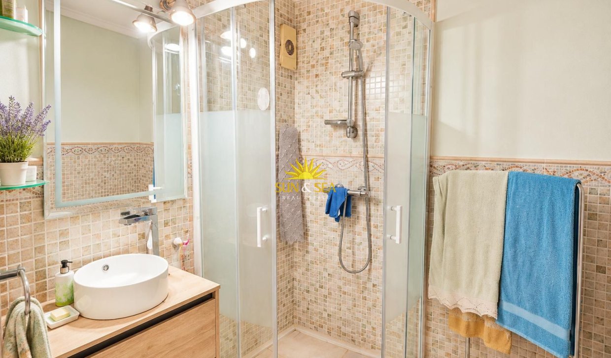 Resale - Apartment - Torrevieja - Centro
