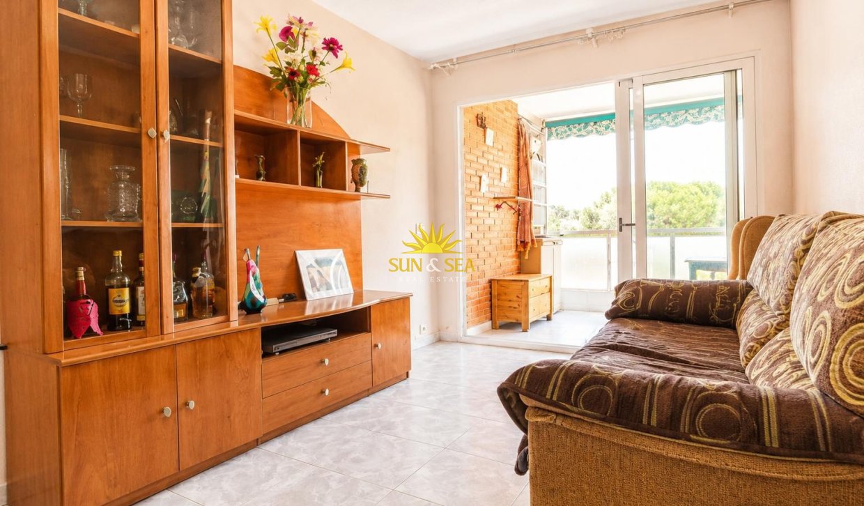 Resale - Apartment - Torrevieja - Centro