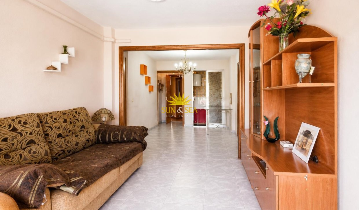 Resale - Apartment - Torrevieja - Centro