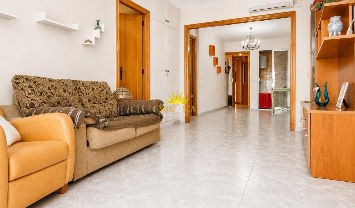 Resale - Apartment - Torrevieja - Centro