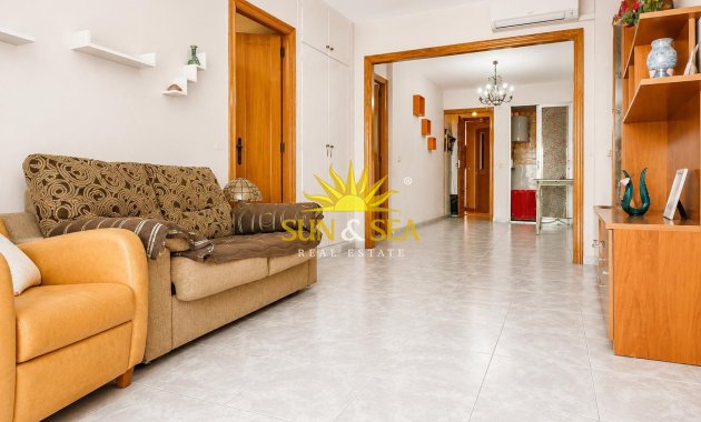 Resale - Apartment - Torrevieja - Centro