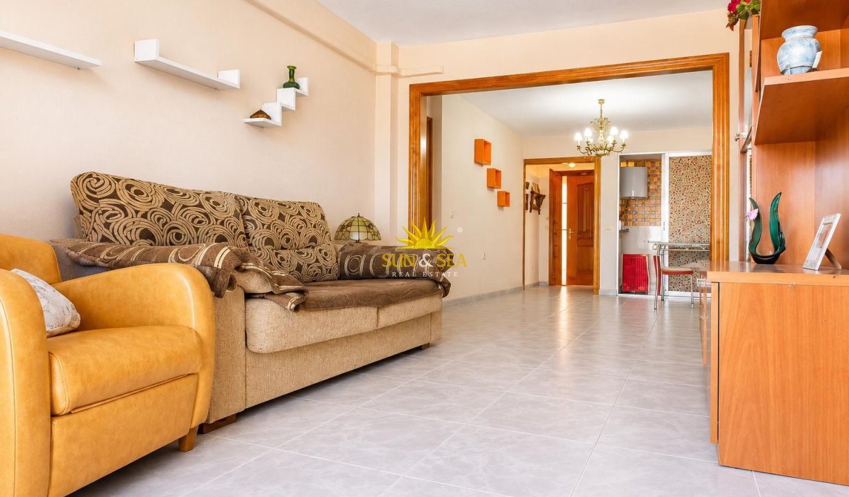Resale - Apartment - Torrevieja - Centro