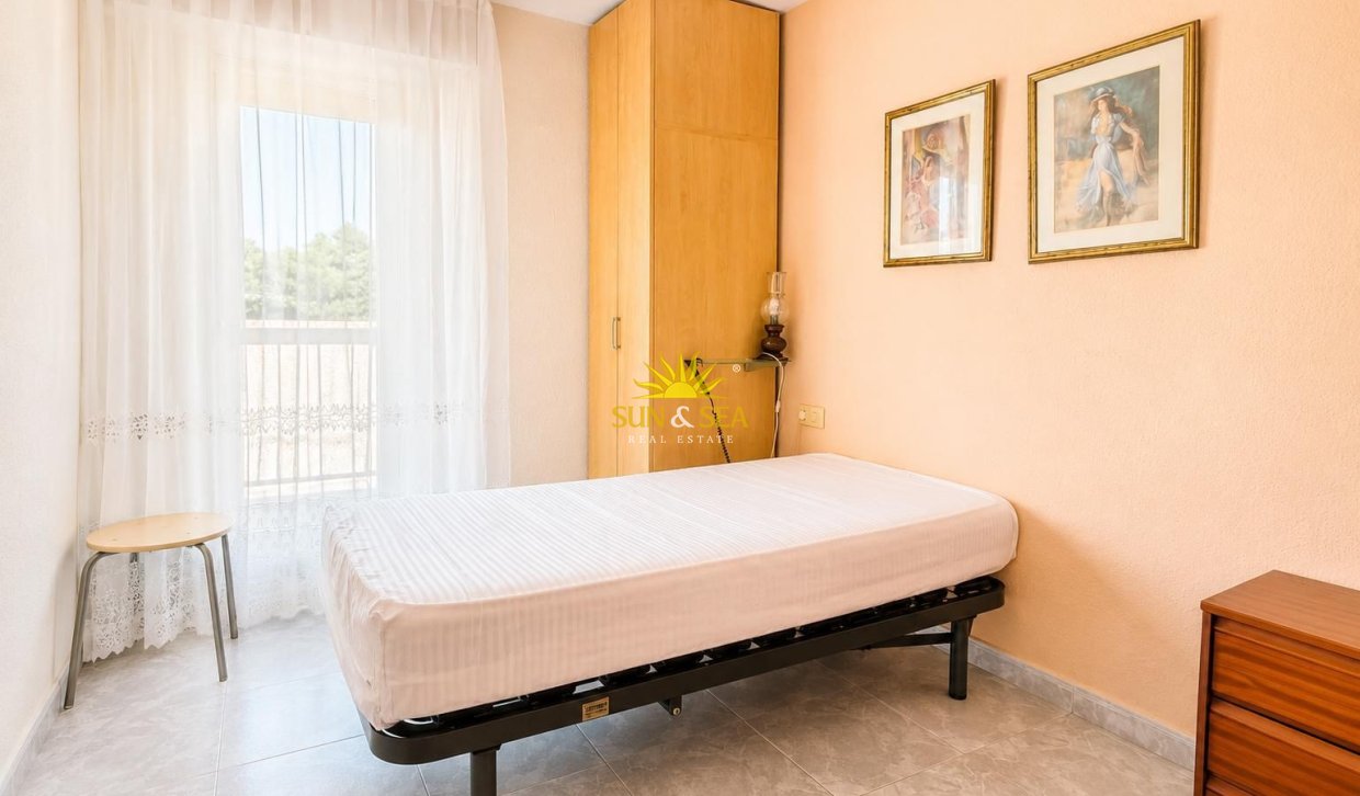 Resale - Apartment - Torrevieja - Centro