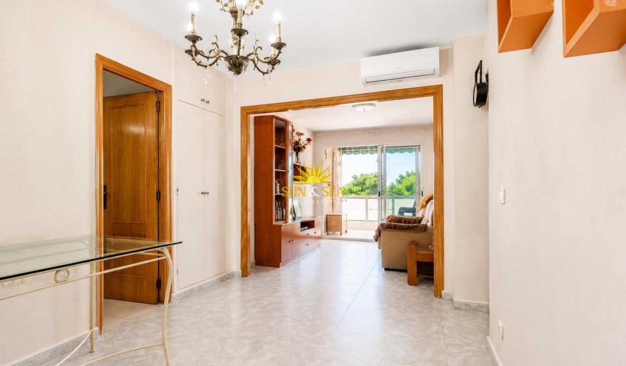 Resale - Apartment - Torrevieja - Centro