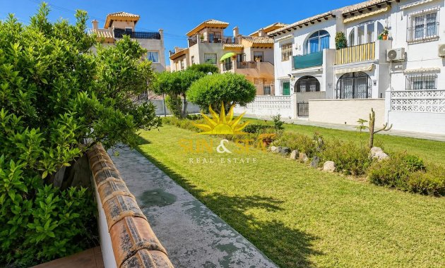 Resale - Townhouse - Torrevieja - Lago jardin