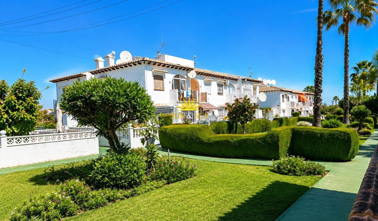 Resale - Townhouse - Torrevieja - Lago jardin