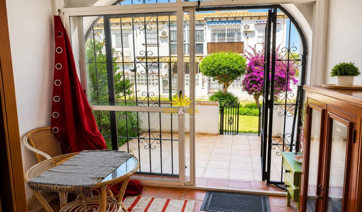 Resale - Townhouse - Torrevieja - Lago jardin