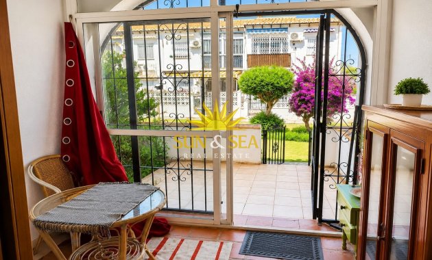 Resale - Townhouse - Torrevieja - Lago jardin