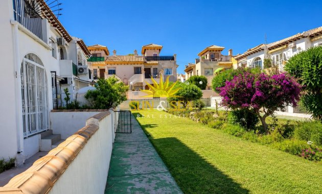 Resale - Townhouse - Torrevieja - Lago jardin