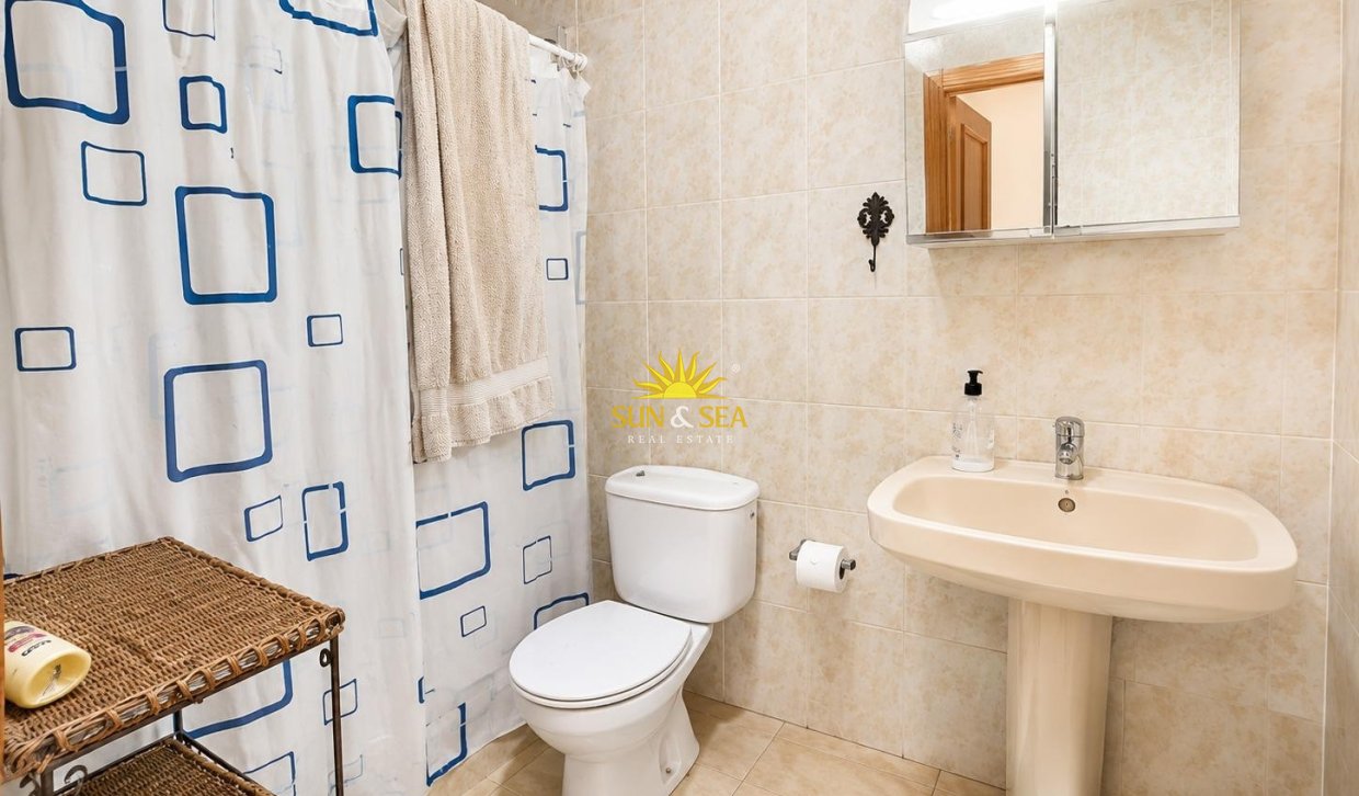 Resale - Townhouse - Torrevieja - Lago jardin